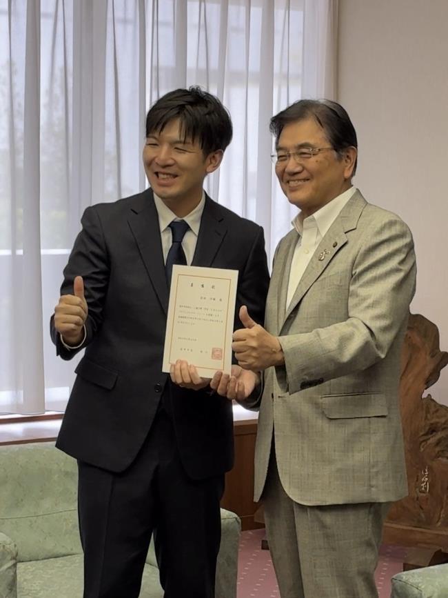 地域おこし協力隊（学生“どまんなか”プロジェクトマネージャー）委嘱式の写真