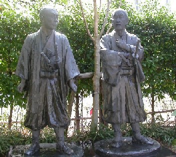 横井小楠、三岡八郎像