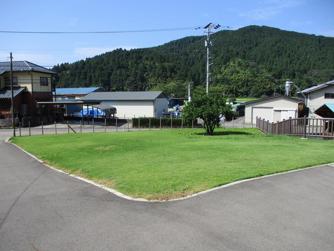 芝生広場