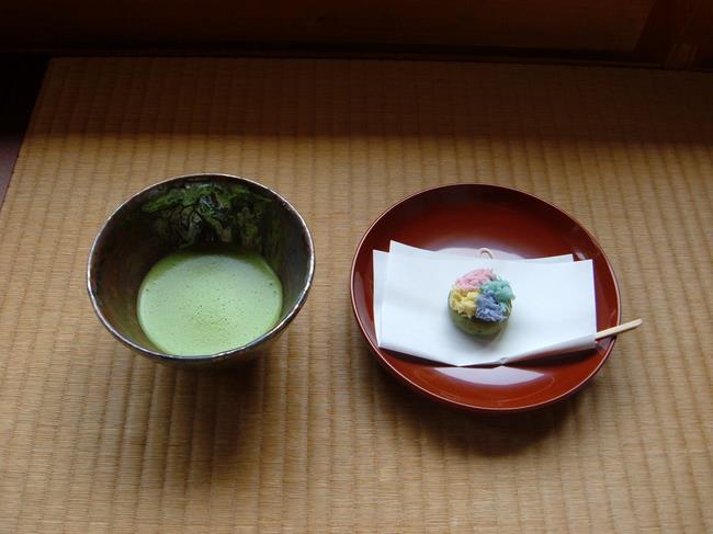 抹茶とお菓子