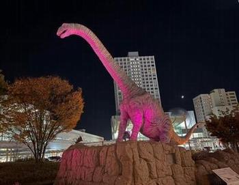 ライトアップ写真(恐竜)