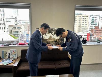 義援金渡し1