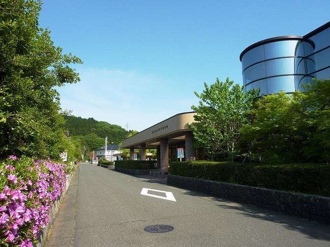 みどり図書館外観